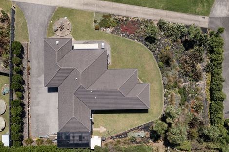 Photo of property in 15 Gavinike Place, Waimauku, 0812