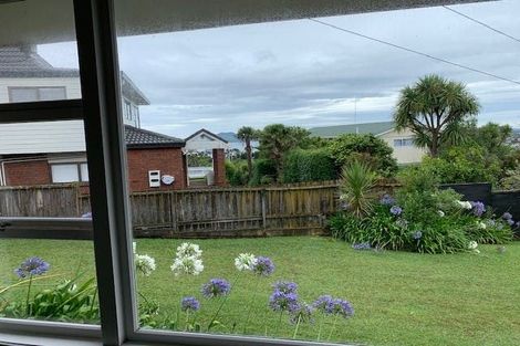 Photo of property in 2/4 Dewsbury Terrace, Castor Bay, Auckland, 0620