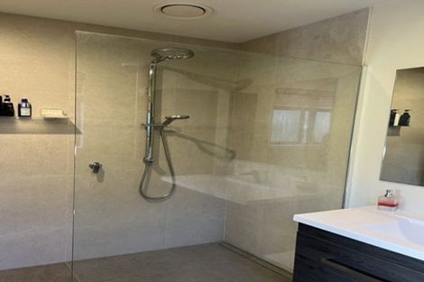 Photo of property in 4 Monkton Close, Greenhithe, Auckland, 0632