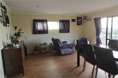 Photo of property in 19 Hercules Drive, Henderson, Auckland, 0612