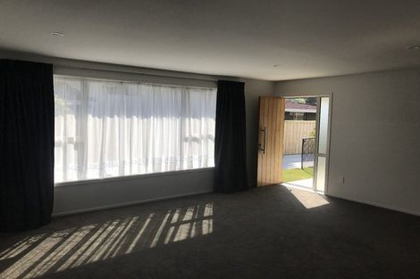 Photo of property in 2/145 Grahams Road, Burnside, Christchurch, 8053