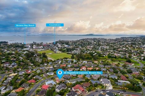 Photo of property in 20 Stapleford Crescent, Browns Bay, Auckland, 0630