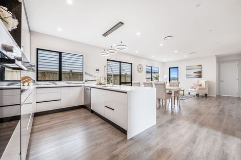 Photo of property in 82 Tir Conaill Avenue, Flat Bush, Auckland, 2019
