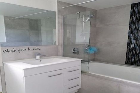 Photo of property in 9 Humphrey Kemp Avenue, Henderson, Auckland, 0612