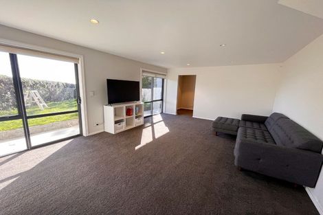 Photo of property in 5 Luxton Place, Mount Pleasant, Christchurch, 8081