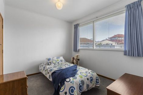 Photo of property in 4 Clendon Place, Manurewa, Auckland, 2102