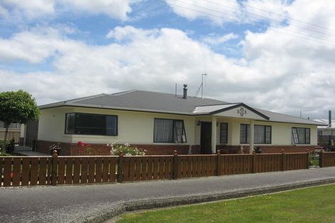 Photo of property in 4 Queen Street, Pahiatua, 4910