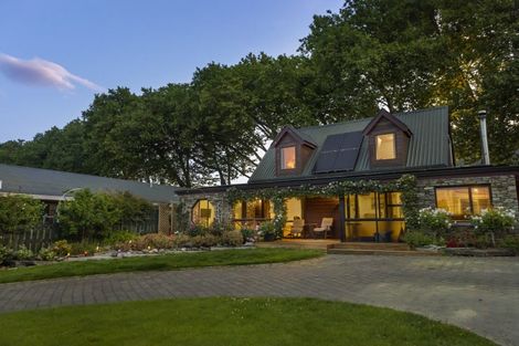 Photo of property in 21 Heuchan Lane, Wanaka, 9305