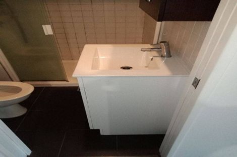 Photo of property in Q-central 44-58 Apartments, 5d/46 Liverpool Street, Auckland Central, Auckland, 1010