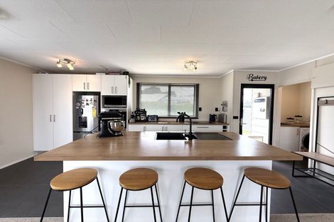 Photo of property in 18 Aratapu Street, Waitara, 4320