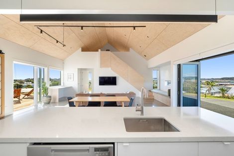 Photo of property in 2 Rangeview Rise, Foxton Beach, Foxton, 4815