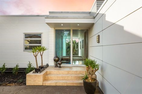 Photo of property in 7 Rangi Avenue, Schnapper Rock, Auckland, 0632