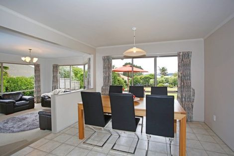 Photo of property in 27 Bayview Drive, Waiuku, 2123