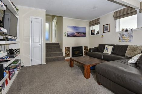 Photo of property in 76 Marlborough Avenue, Glenfield, Auckland, 0629