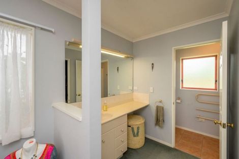 Photo of property in 7 Tararua Crescent, Otaki, 5512