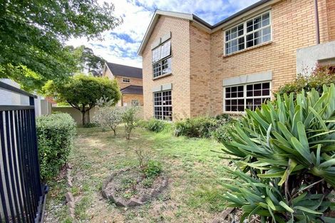 Photo of property in 2/36 Greenvalley Rise, Glenfield, Auckland, 0629