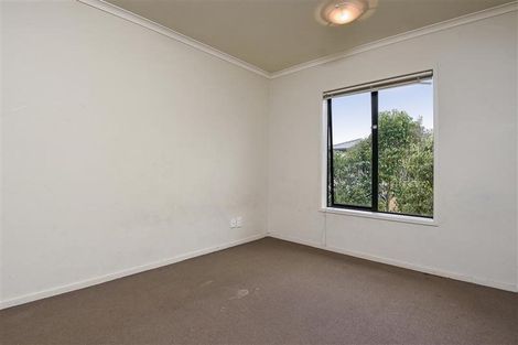 Photo of property in 56 Verdale Circle, Glen Eden, Auckland, 0602