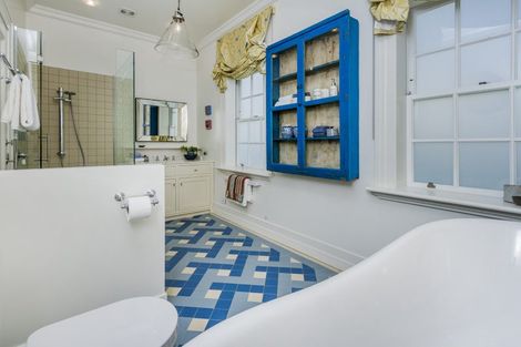 Photo of property in 33 Cheltenham Road, Devonport, Auckland, 0624