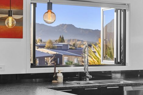 Photo of property in 30 Niger Street, Wanaka, 9305