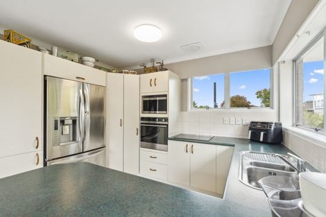 Photo of property in 3 Alf Walker Place, Papakura, 2110