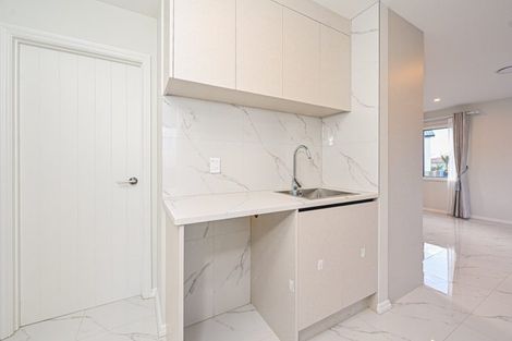 Photo of property in 17 Lane Road, Weymouth, Auckland, 2103