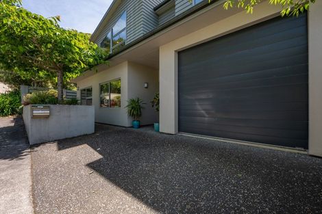 Photo of property in 16 Westwood Road, Tawa, Wellington, 5028