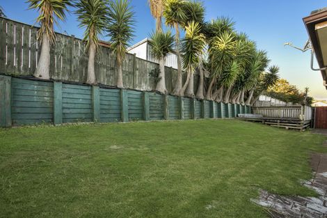 Photo of property in 37 Ironstone Place, Randwick Park, Auckland, 2105