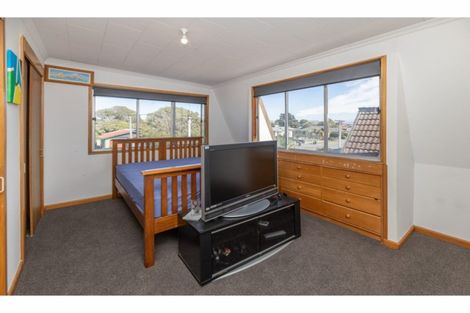 Photo of property in 213 Estuary Road, South New Brighton, Christchurch, 8062