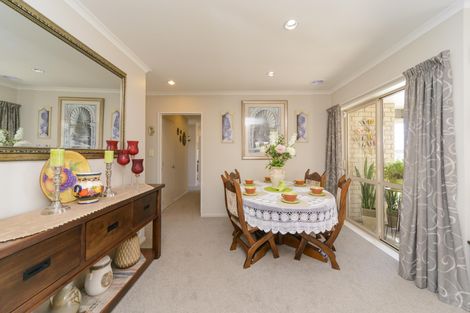 Photo of property in 11 Chestnut Close, Kelvin Grove, Palmerston North, 4414