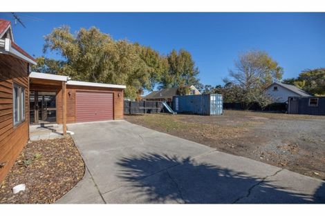 Photo of property in 2a Wainoni Road, Wainoni, Christchurch, 8061