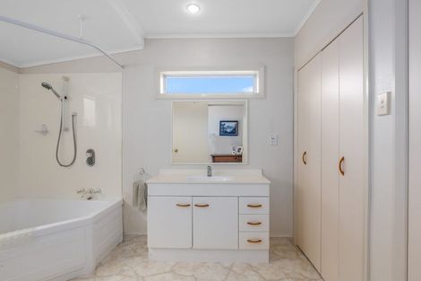 Photo of property in 9 Hampton Hill Road, Tawa, Wellington, 5028