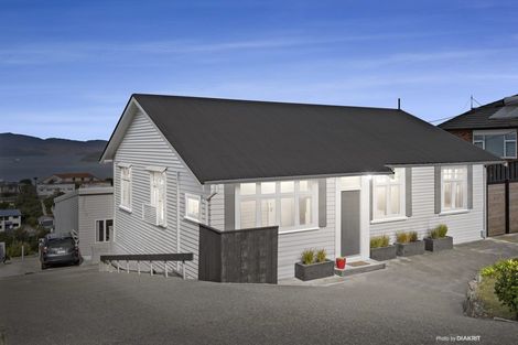 Photo of property in 22 Mandalay Terrace, Khandallah, Wellington, 6035