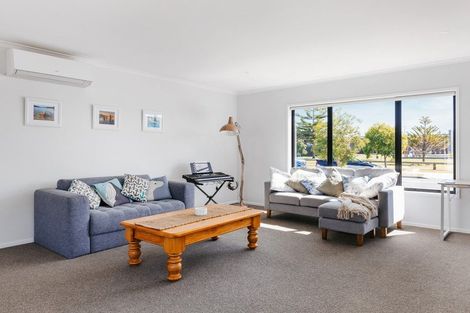 Photo of property in 6 Harding Drive, Papamoa Beach, Papamoa, 3118