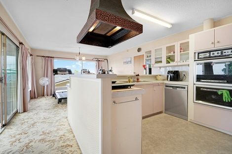 Photo of property in 16 Taitua Drive, Te Atatu South, Auckland, 0610