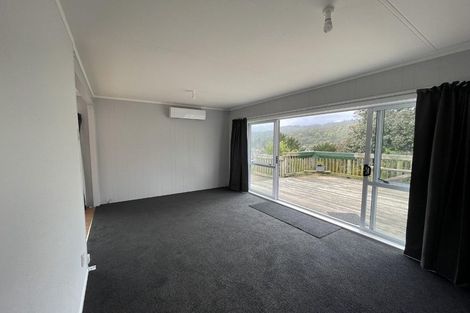 Photo of property in 17 Amundsen Grove, Stokes Valley, Lower Hutt, 5019