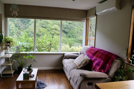 Photo of property in 46 Curtis Street, Northland, Wellington, 6012