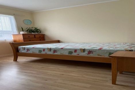 Photo of property in 15 Vanbrugh Place, Bucklands Beach, Auckland, 2014