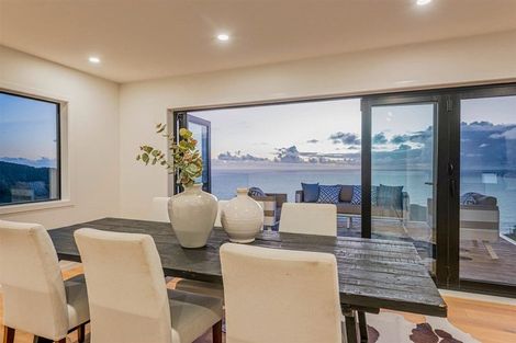 Photo of property in 123 Piha Road, Piha, New Lynn, 0772