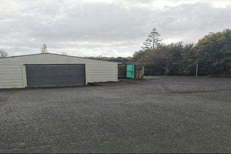 Photo of property in 23 Barron Drive, Green Bay, Auckland, 0604