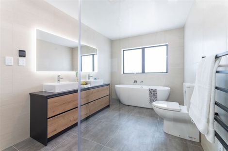 Photo of property in 15 Tawatawa Street, Long Bay, Auckland, 0630