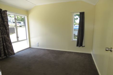 Photo of property in 2 Ahiriri Avenue, Avondale, Auckland, 0600