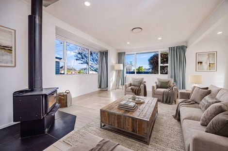 Photo of property in 50 Fernaig Street, Papakura, 2110