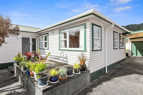 Photo of property in 13 Hay Street, Wainuiomata, Lower Hutt, 5014