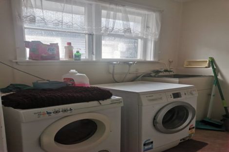 Photo of property in 42 Gibbons Street, Upper Hutt Central, Upper Hutt, 5018