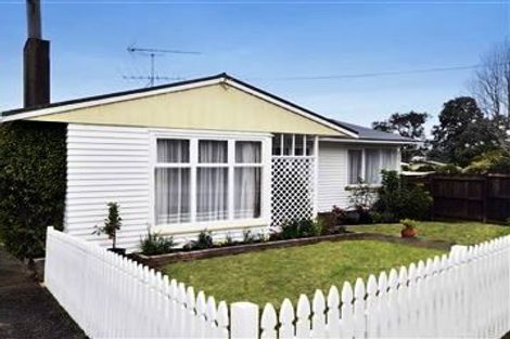Photo of property in 15 Becroft Drive, Forrest Hill, Auckland, 0620