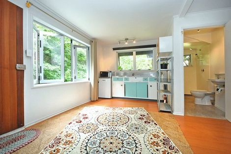 Photo of property in 42 Kauri Road, Laingholm, Auckland, 0604