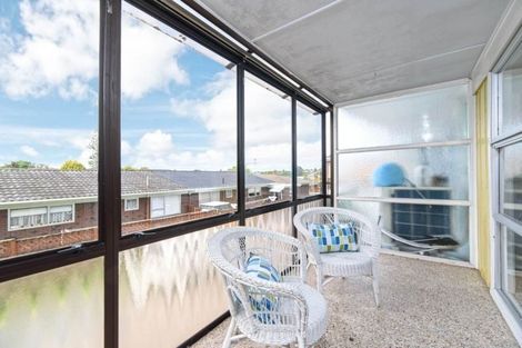 Photo of property in 2/120 Titirangi Road, New Lynn, Auckland, 0600