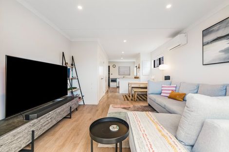 Photo of property in 1/2 Brandon Road, Glen Eden, Auckland, 0602