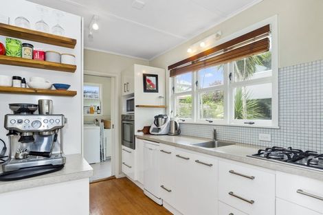Photo of property in 15 Sutherland Avenue, Mount Maunganui, 3116