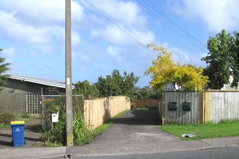 Photo of property in 2/47 Royal Road, Massey, Auckland, 0614